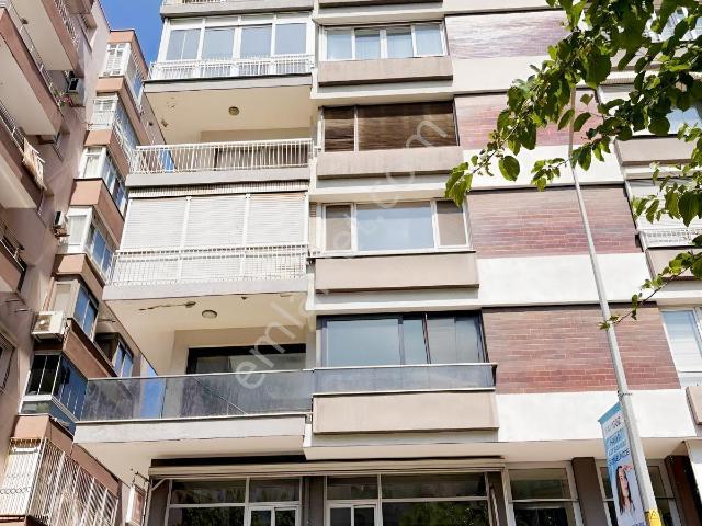 Alsancak Şair Eşref Bulvarı Satılık 3+1 Daire