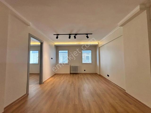 Alsancak Dünyagöz Hastanesi Karşısı Masrafsız Boş 1+1 Satılık Daire!