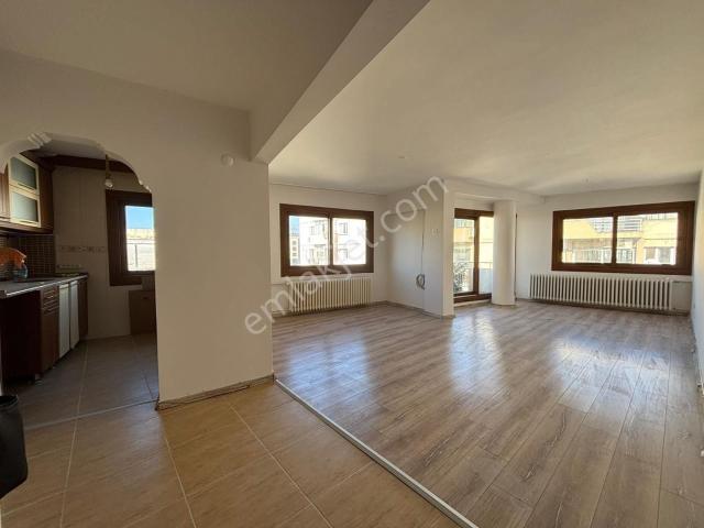 Alsancak Dutlu Sokak Mevkii Köşe 3+1 6.kat 110m2 Kiralık Daire
