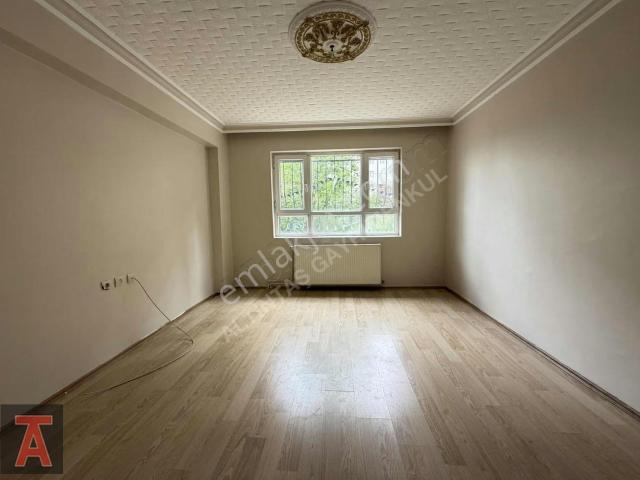 Alsancak Mah'de Ara Katta Asansörlü 3+1 Kiralık
