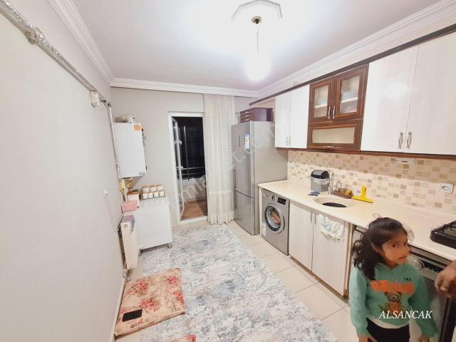 Alsancak Merkezde 3+1 Orta Kat 2 Banyolu Kiralık Daire
