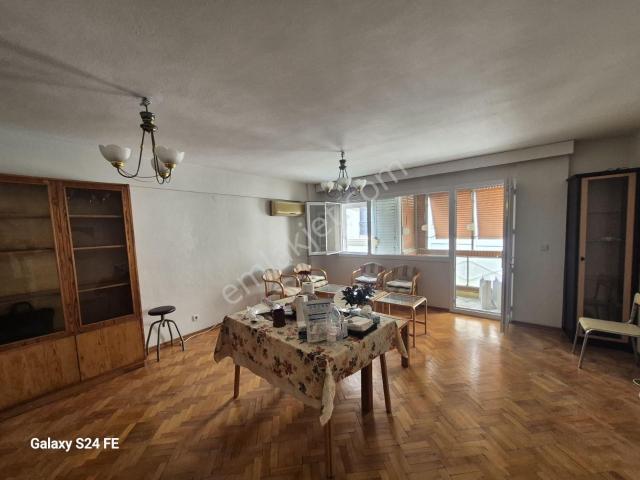 Alsancak Merkezde Kiralık 3+1 Daire