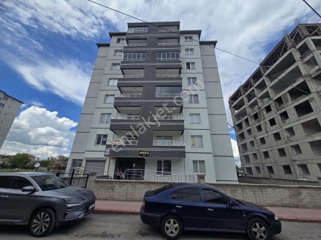 Alsancak'ta Merkezi Bölgede Sıfır 3+1 Daire