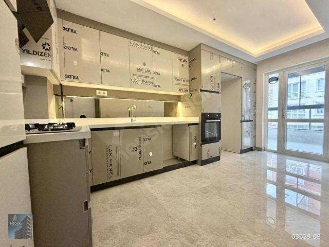 ALSANCAK'TA SIFIR 3+1 ULTRA LÜKS 120m OTAPARKLI EBEVEYN BANYOLU
