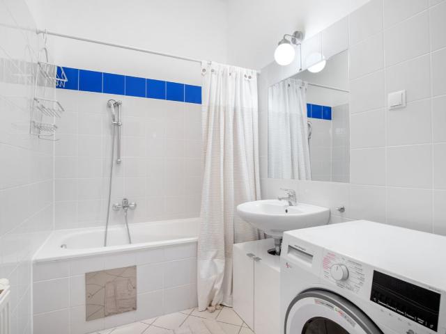 Alsergrund 1br w/ elevator & rooftop terrace, Vienna Amsterdam Apartments for Rent