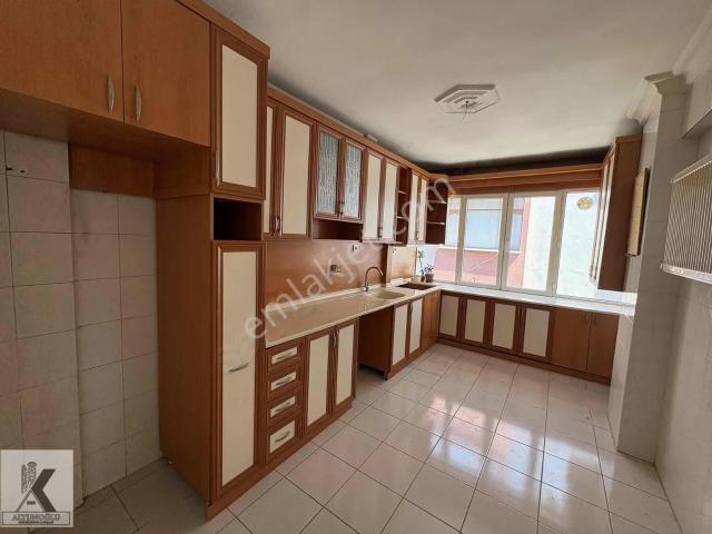 Altunoğlundan 3+1 180m2 Denizköşklerde 3 Balkonlu Ara Kat