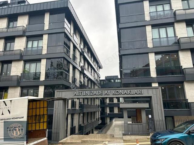 Altunizade'de Site İçinde 3+2 160 M2 Satılık Dubleks Daire