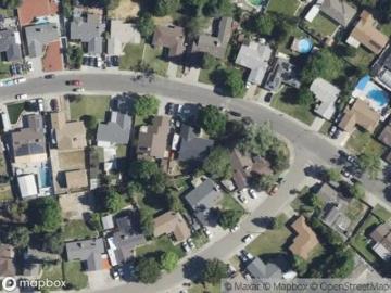 Alturas Ave