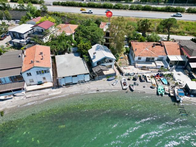 Altıevlerde Teraslı, Deniz Manzaralı Geniş 4+1 Villa