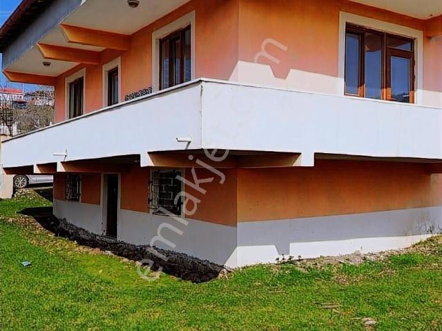 Altıeylül Gökköy'de 630m Arsa İçinde Satılık Müstakil Ev