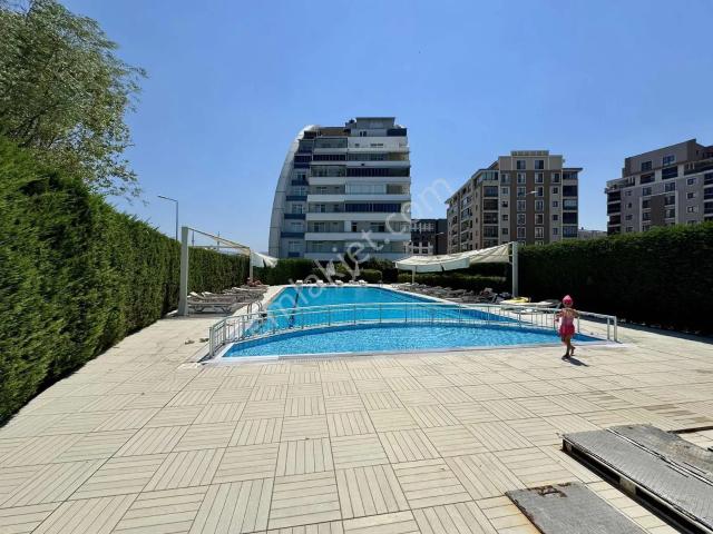 Altınşehir Mahallesi La Luna Sitesi'nde 1+1 Satılık Daire