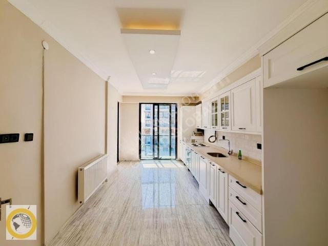 Altınşehir Mahallesi Site İçerisinde Satılık 3+1 Daire