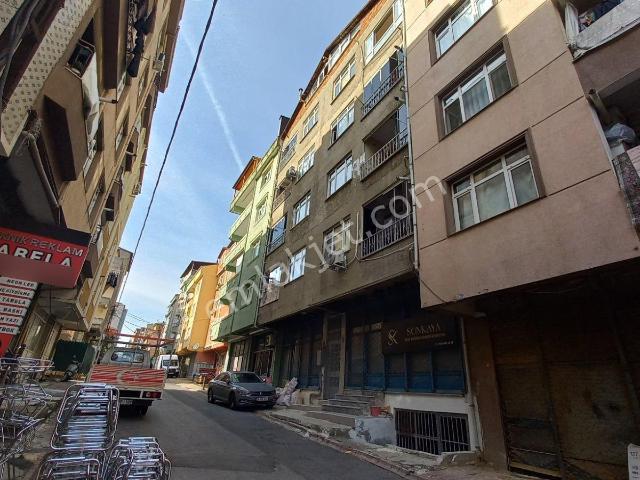Altınşehir Mahallesinde Metroya Yakın Kiralık Bakımlı 2+1 Daire
