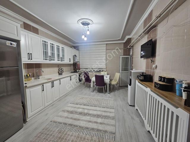 Altınşehir Mahallesinde Site İçerisinde Geniş 3+1 Satılık