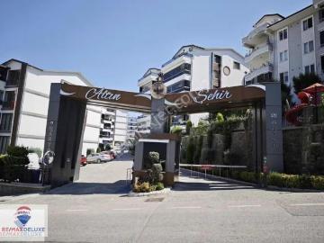 Altınşehir Sitesinde Kiralık Havuz Manzaralı 3+1 Bahçe Dubleks