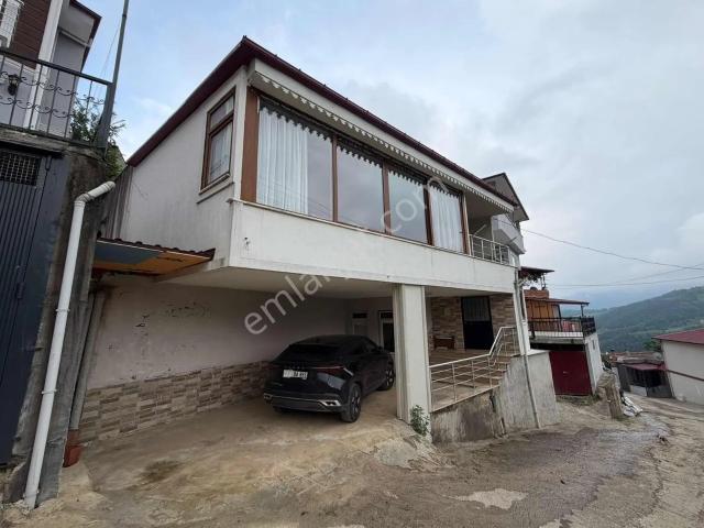 Altın Emlak Trabzon Esiroğlunda Müstakil Ev Ve Arsa