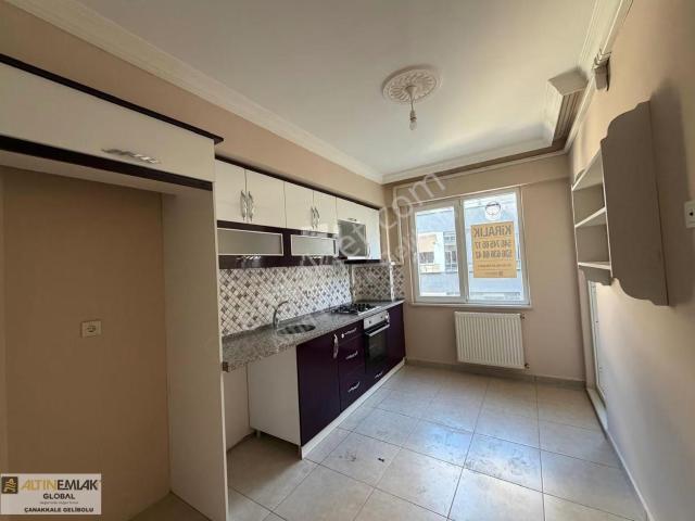 Altın Emlaktan Ara Kat Doğalgazlı Geniş 2+1 Kiralık Daire
