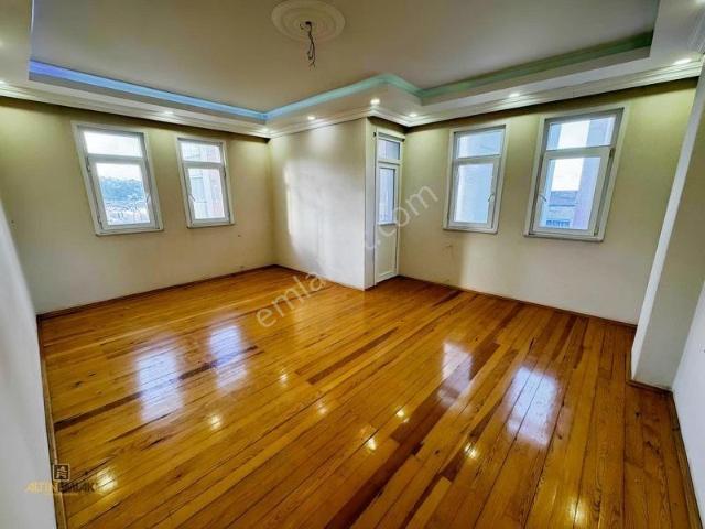 Altın Emlaktan Araklı Da Kiralık 2+1 Daire