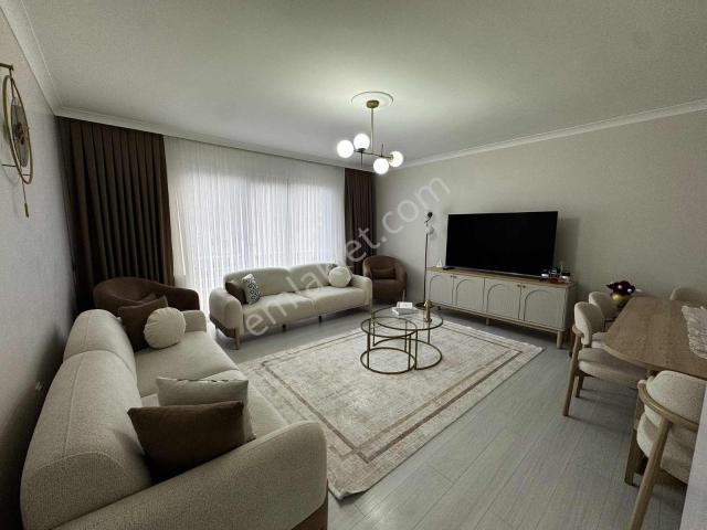 Altın Emlaktan Araklı Merkezde Satılık 2+1 Daire