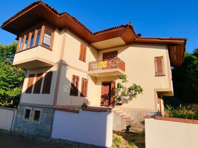 Altın Emlak'tan Beykoz Villaları C d Mah.de Natamam E Tipi Villa