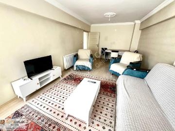 Altın Emlaktan Carsı Merkezde 3+1 Temiz Eşyalı Kiralik Daıre