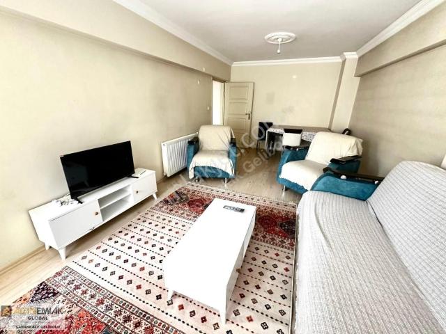 Altın Emlaktan Carsı Merkezde 3+1 Temiz Eşyalı Kiralik Daıre