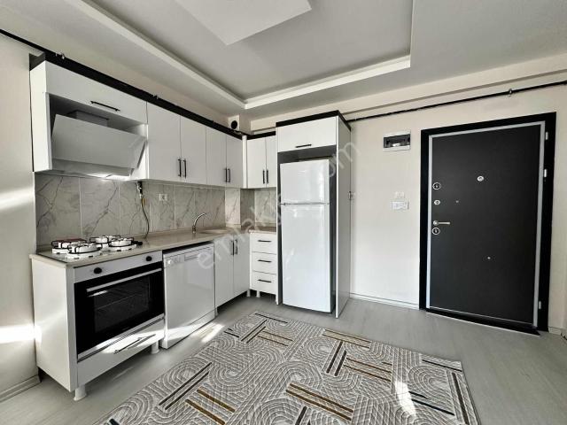 Altın Emlak'tan Şehir Hastanesi'ne Yakın 1+1 Sıfır Eşyalı Daire