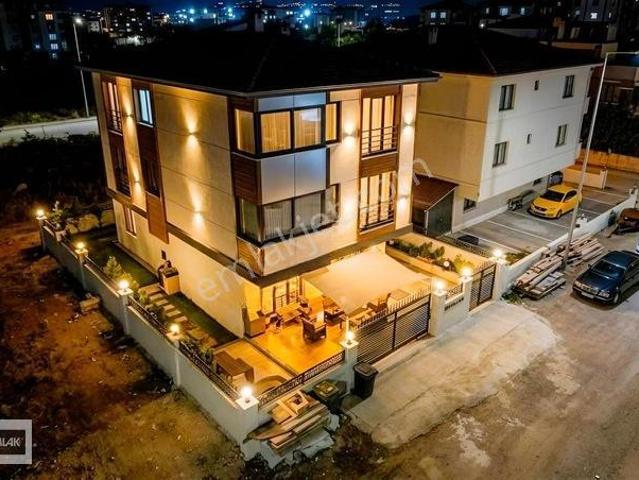 Altınova Mah 3 Katlı 2+1 Komple Satılık Apt