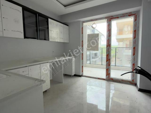 Altınova Merkez 3+1 Sıfır Daire