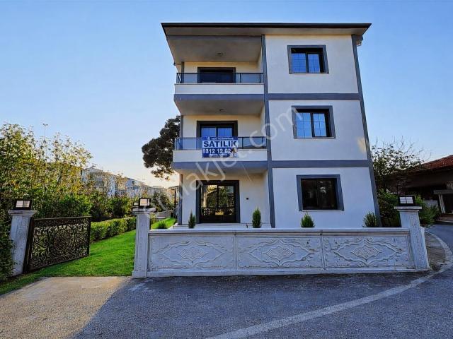 Altınova Merkezde Satılık 2+1 Daire