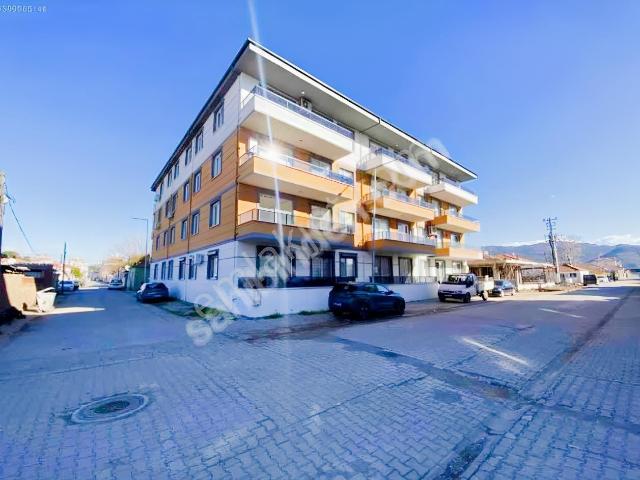 Altınova Merkezde Satılık 3+1 Daire