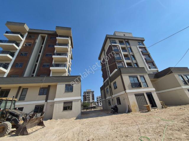 Altınova Orta Mahallede Site İçinde 2+1 Satılık Daire