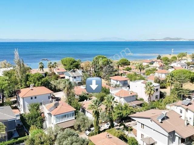Altınova Sahilde 362 M2 Arsa İçerisinde Müstakil Tek Katlı Ev