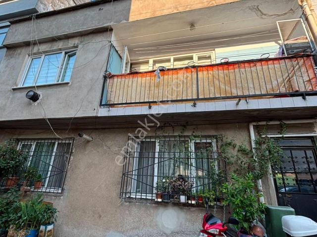 Altınovada Büyük Teraslı, Bakımlı 2+1 Kiralık Daire