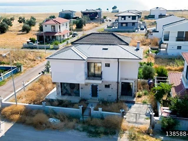 Altınovada Denize 250 Metre Mesafede Müstakil Sıfır Villa