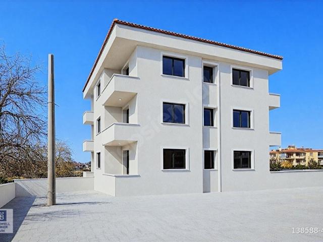Altınova'da Site İçinde Kapalı Mutfak Satılık 2+1 Daire