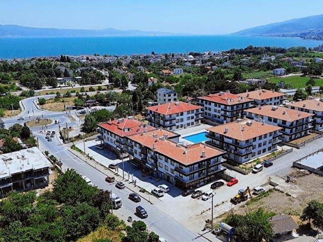 Altınova'da Havuzlu Sitede Oturuma Hazır 4+1 Dubleks TEKCE
