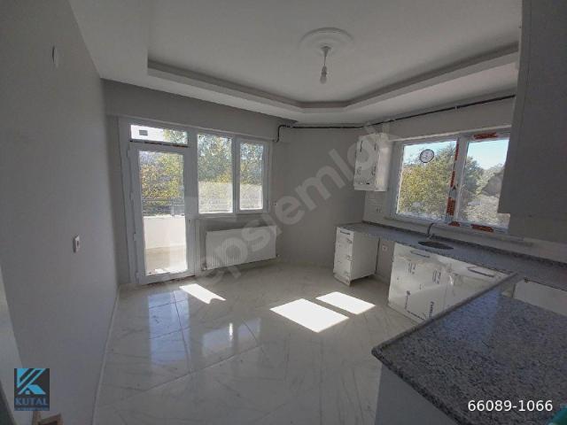Altınovada satılık sıfır iskanlı 3+1 daire