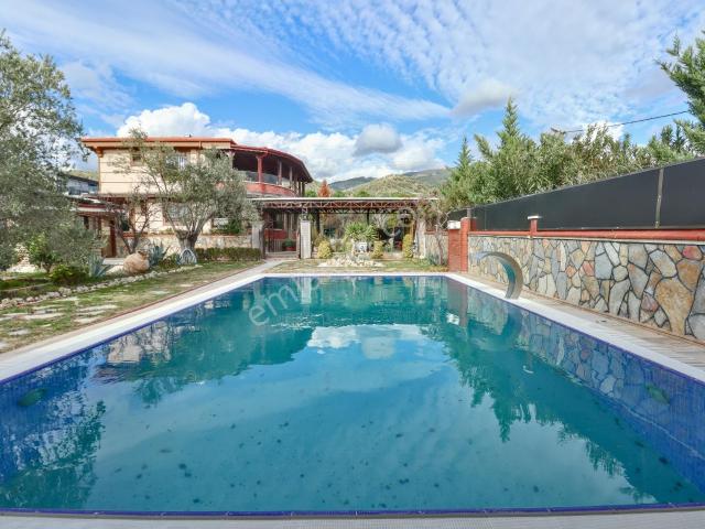 Altınoluk'ta 1400 M2 Arsa İçinde Satılık Villa5