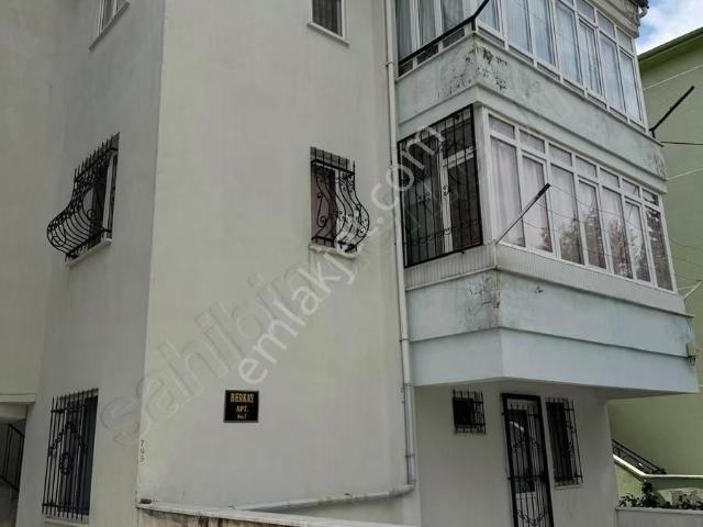 Altınoluk'ta 2+1 Ayrı Mutfaklı Deniz Gören Giriş Kat Daire