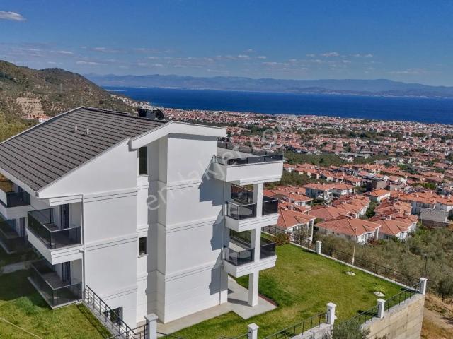 Altınoluk'ta Deniz Manzaralı 2+1 Çatı Dubleks Daire