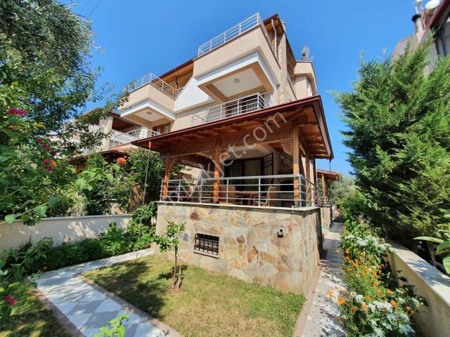 Altınoluk İlkbahar Dan Denize 100 Metre Müstakil Bahçeli 3+1 Villa