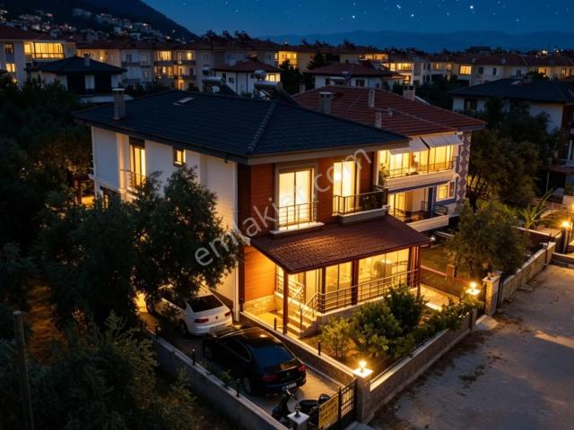 Altınoluk'ta Geniş Bahçeli, Müstakil Yaşam Sunan İkiz Villa!