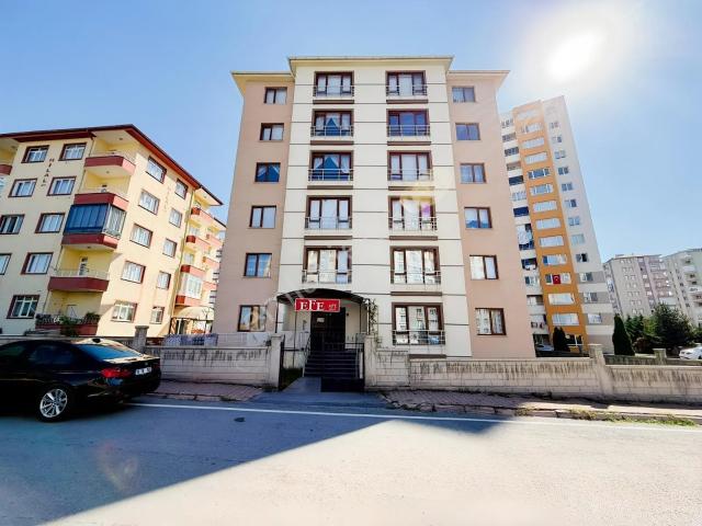 Altınoluk'ta Hemen Taşınmaya Hazır Kombili Satılık 3+1 Daire