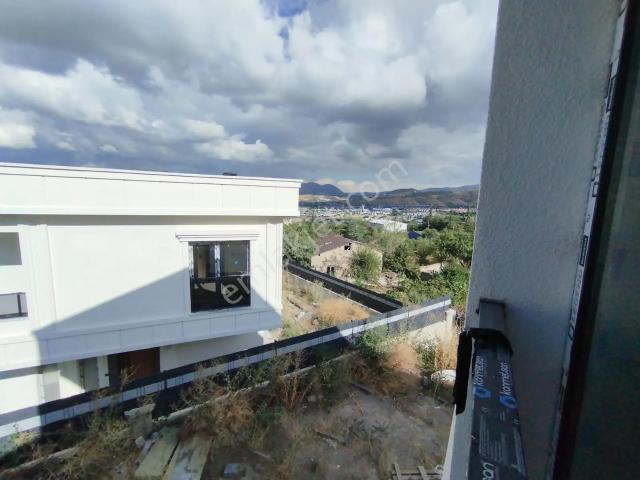 Altınoluk'ta Huzur Ortamında Bir Yaşam Satılık Villa 3+1