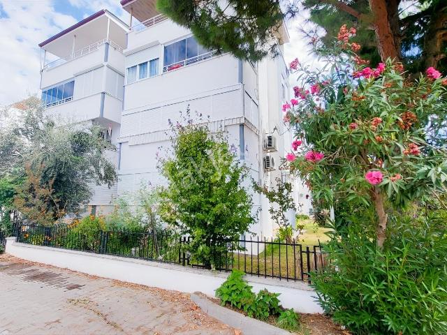 Altınoluk'ta Merkezi Konumda Denize Yakın Satılık 2+1 Ara Kat