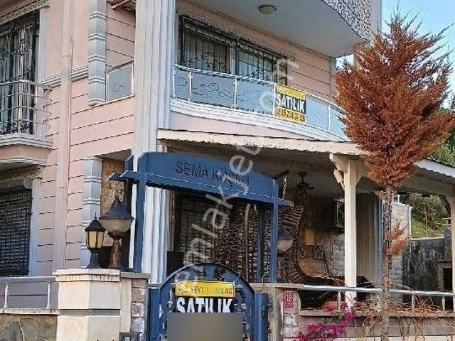 Altınoluk'ta Satılık 4+1 Lüks Müstakil Villa