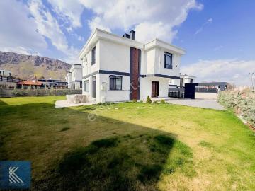 Altınoluk'un En Prestijli 5+1 Villası