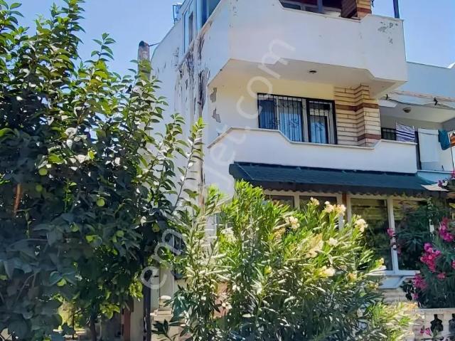 Altınoluk Fener'de Satılık Tribleks Villa