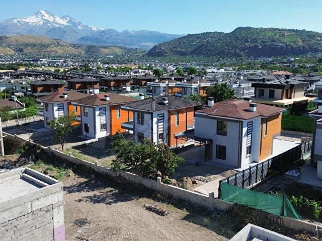 Altınoluk Mahallesi'nde Meskeni Alınmış Fırsat Villa